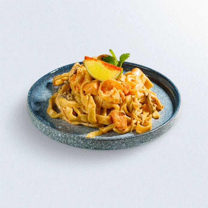 Вок с морепродуктами в том ям соусе